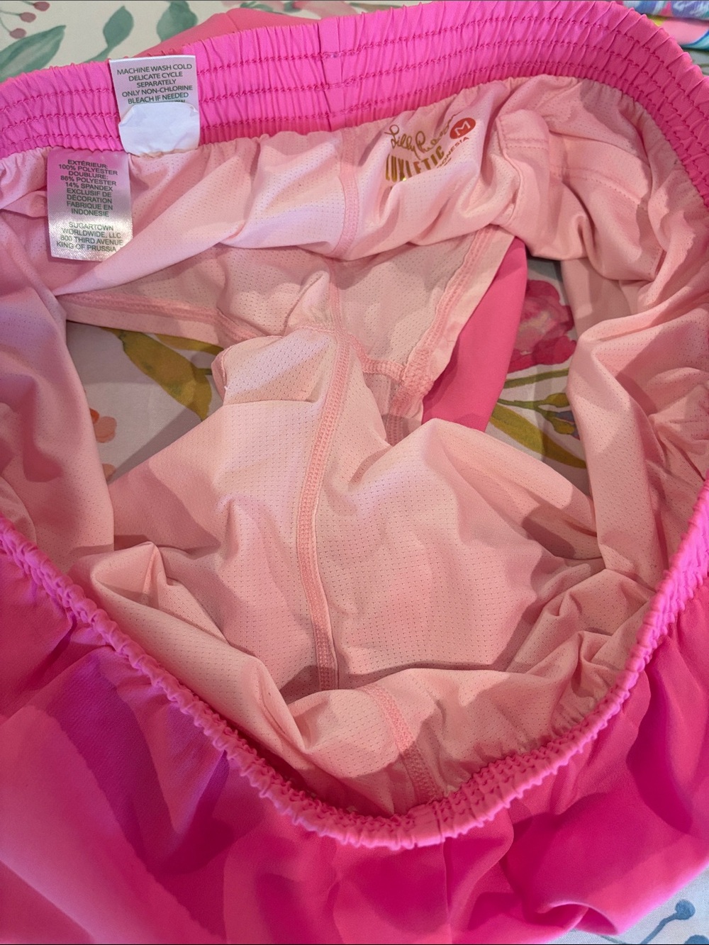Lilly Pulitzer Luxletic 4” Ocean Trail in Prosecco Pink Shorts size medium - Picture 5 of 7